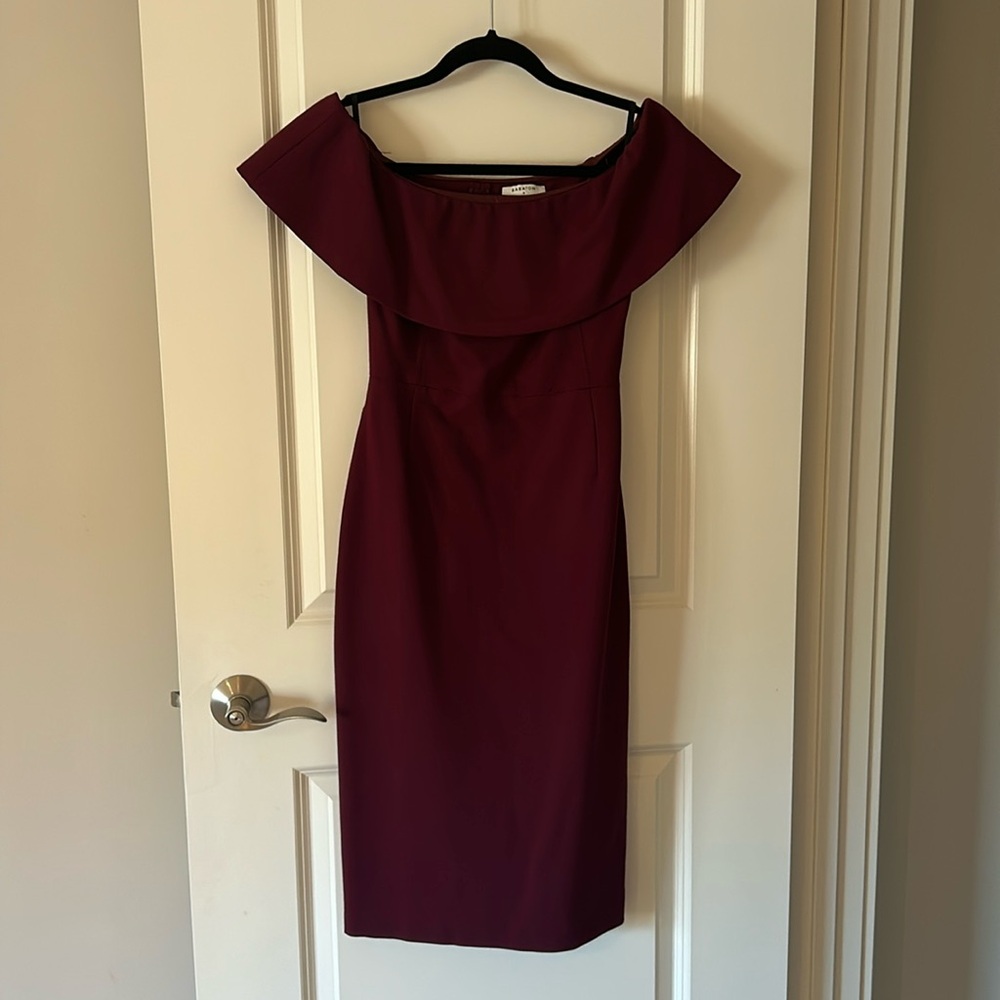 Aritzia Babaton Ruslan off shoulder dress